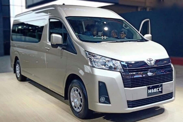 Dòng xe Hiace 16 chỗ có bộ mâm đa chấu đẹp mắt