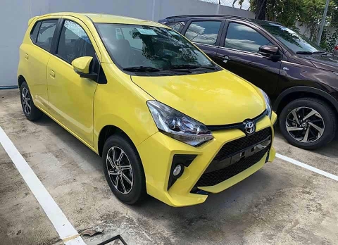 Toyota Wigo màu vàng hợp tuổi Đinh Tỵ