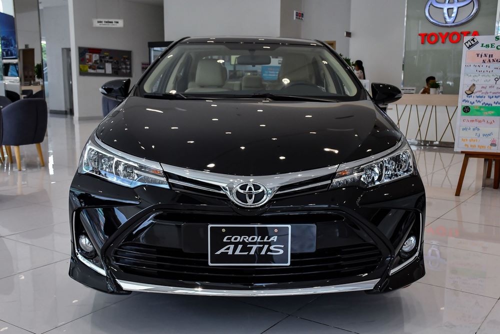 Xe phân khúc hạng c Toyota Corolla Altis 1.8G CVT