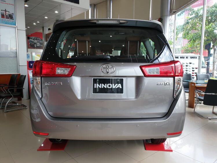 INNOVA V 2.0AT