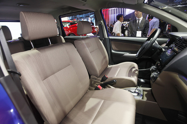 FORTUNER 2.4AT 4X2