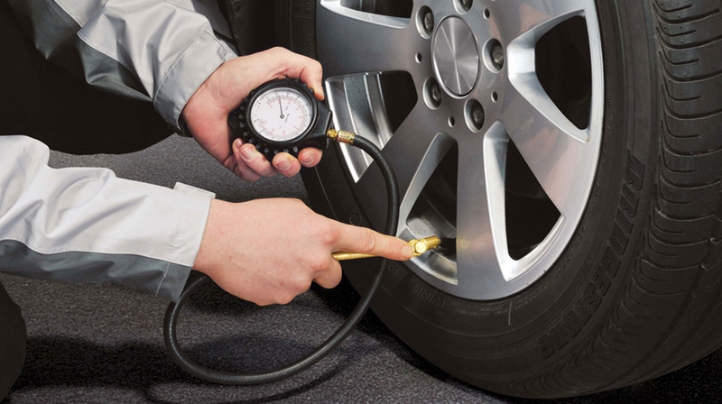 Áp suất lốp thấp khiến xe ô tô bị hao xăng