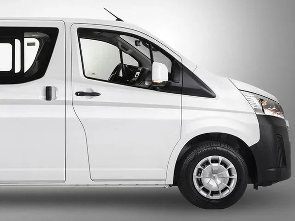 Dòng xe Hiace có bộ mâm đa chấu lạ mắt