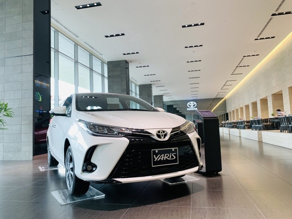Toyota Yaris màu trắng phù hợp với người mệnh Thủy