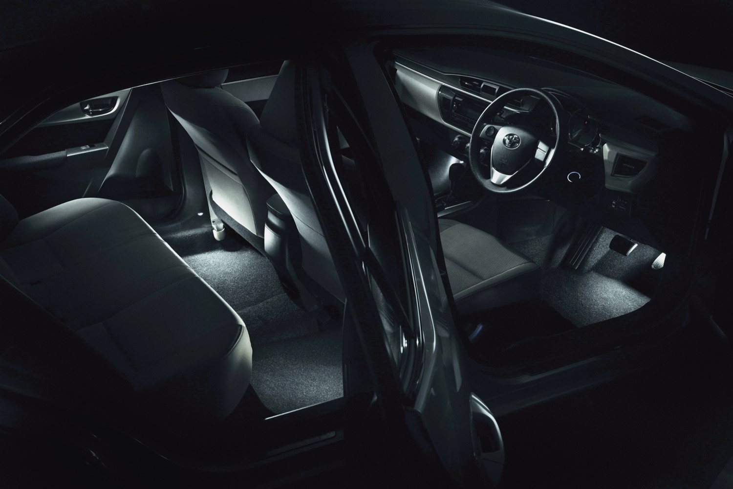 Bảng giá phụ kiện Toyota Corolla Altis