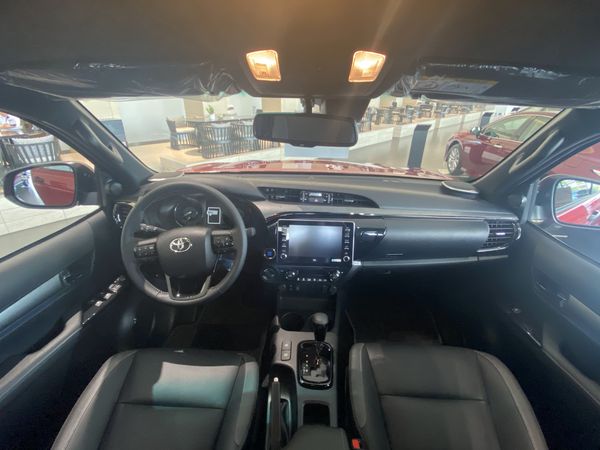 HILUX 2.4L 4X4 MT