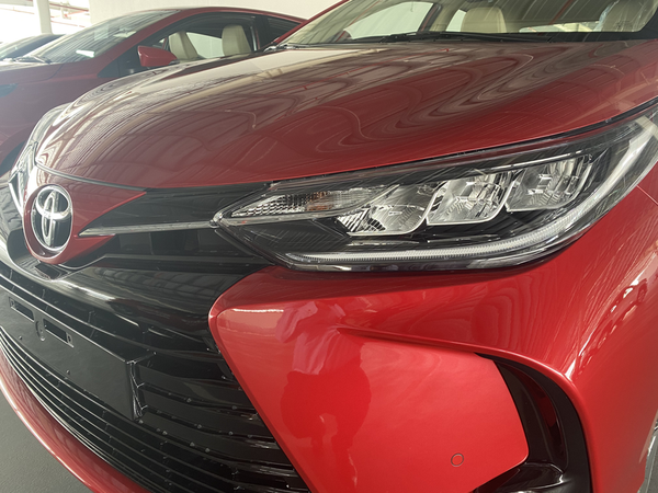 Lưới tản nhiệt nan ngang cho Toyota Vios