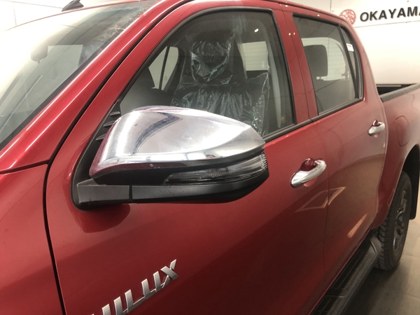 Gương chiếu hậu Hilux tích hợp đèn báo rẻ tiện dụng