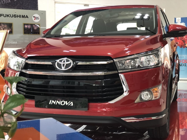 Toyota innova có thiết kế bên ngoài trẻ trung, sắc sảo