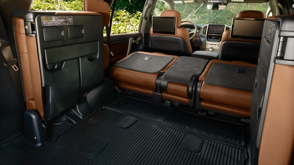 Toyota Land Cruiser Đà Nẵng được bổ sung thêm tính năng mở điện cho cốp sau