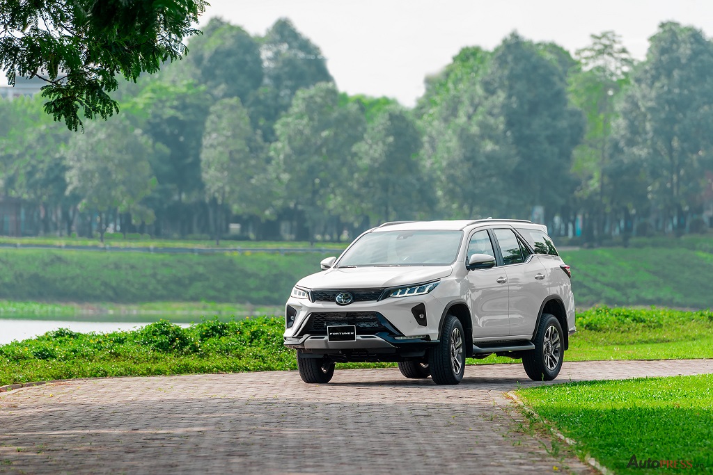 FORTUNER LEGENDER 2.8AT 4X4