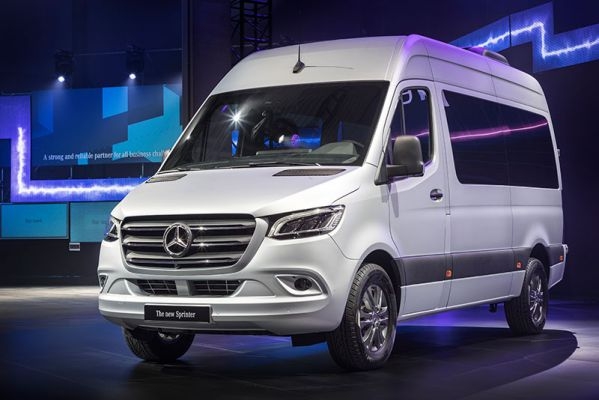 Xe ô tô 16 chỗ Mercedes Benz Sprinter
