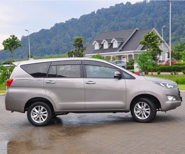 INNOVA V 2.0AT