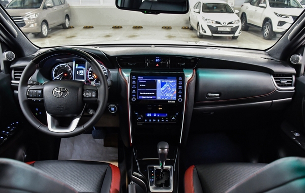 FORTUNER LEGENDER 2.4AT 4X2