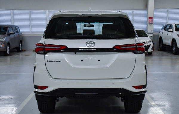 FORTUNER LEGENDER 2.4AT 4X2