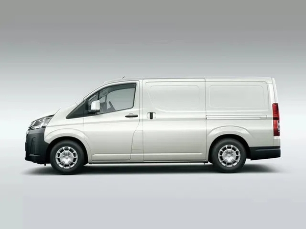 Xe toyota hiace nhập khẩu 2020 có mức giá khá phù hợp