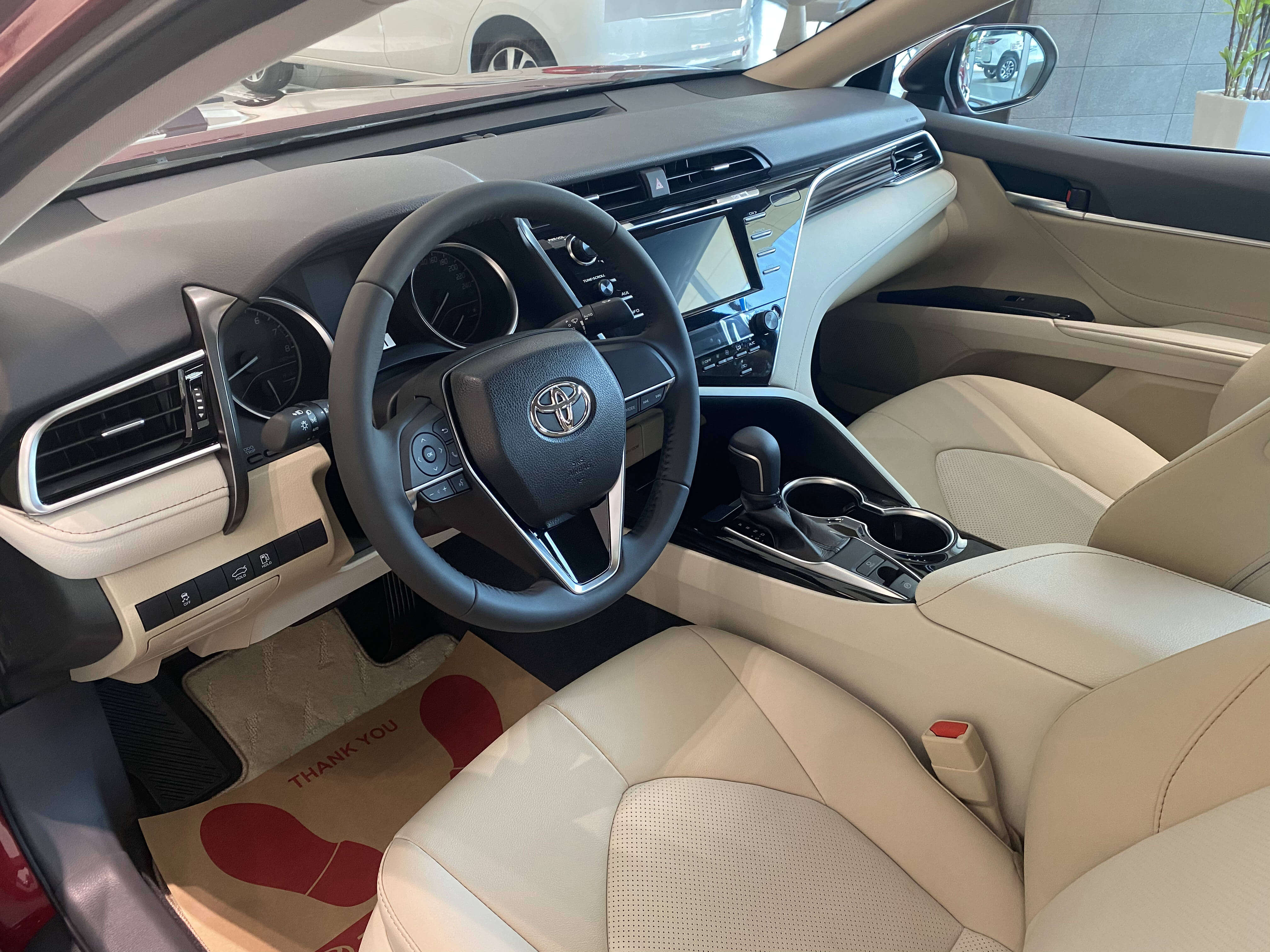 Khu vực taplo toyota camry đà nẵng