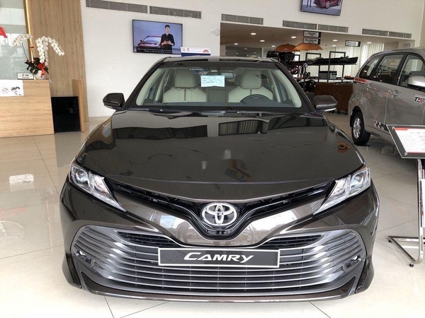 Xe màu đen Toyota Camry Đà Nẵng có thiết kế ngoại thất sang trọng