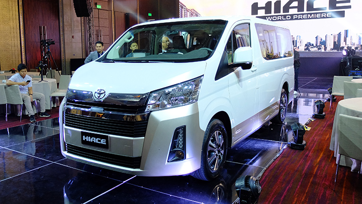 Xe Toyota Hiace 16 chỗ