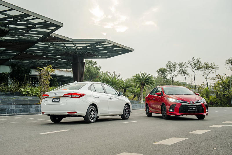 So sánh Toyota Vios và Toyota Vios Limo: Khác biệt về thiết kế và trang bị