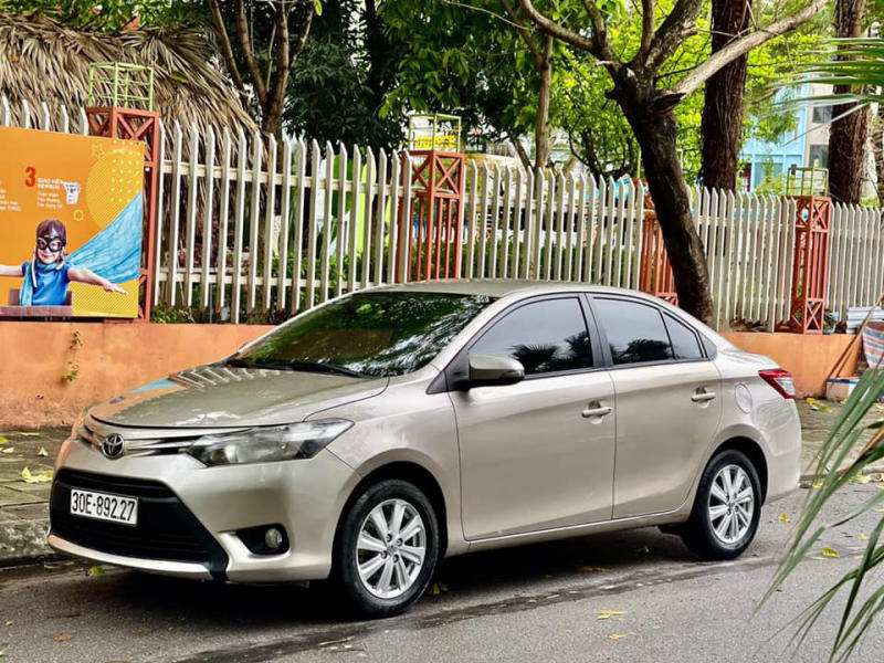 Toyota màu vàng cát hợp mệnh gì? Những lưu ý khi mua xe