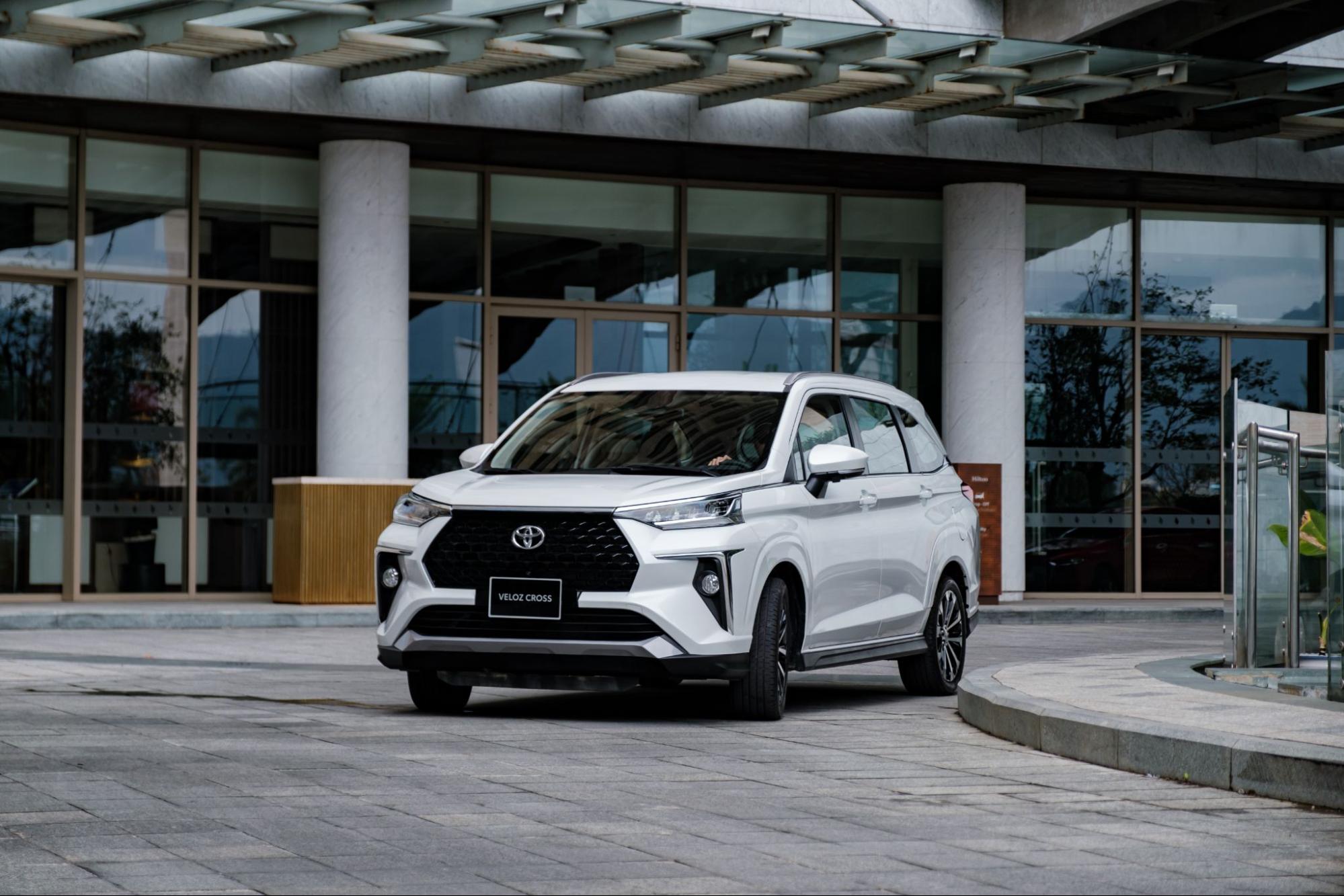 Hình ảnh xe Toyota Veloz Cross, một trong những mẫu xe được hưởng ưu đãi thuế trước bạ