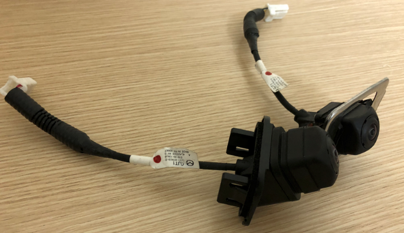 Camera lùi nhỏ gọn tích hợp trên xe ô tô đời mới nhất