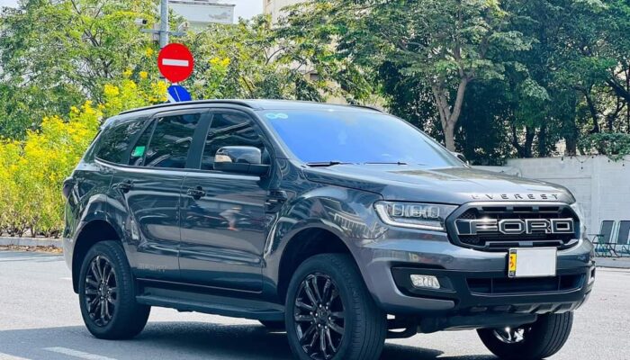 Xe 7 chỗ phục vụ dịch vụ cho thuê có lái tại Hà Nội