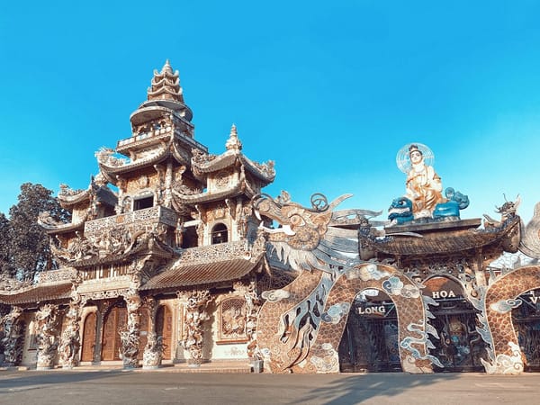 Kiến trúc độc đáo của Chùa Linh Phước Đà Lạt