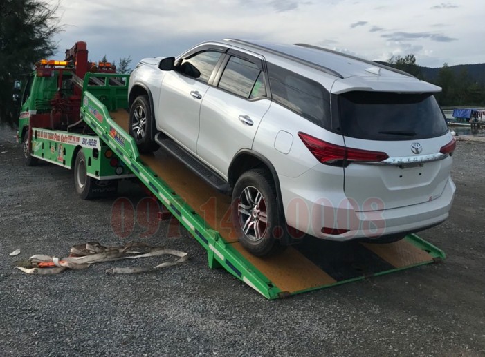 Ảnh minh họa các yếu tố ảnh hưởng đến chi phí dịch vụ cứu hộ