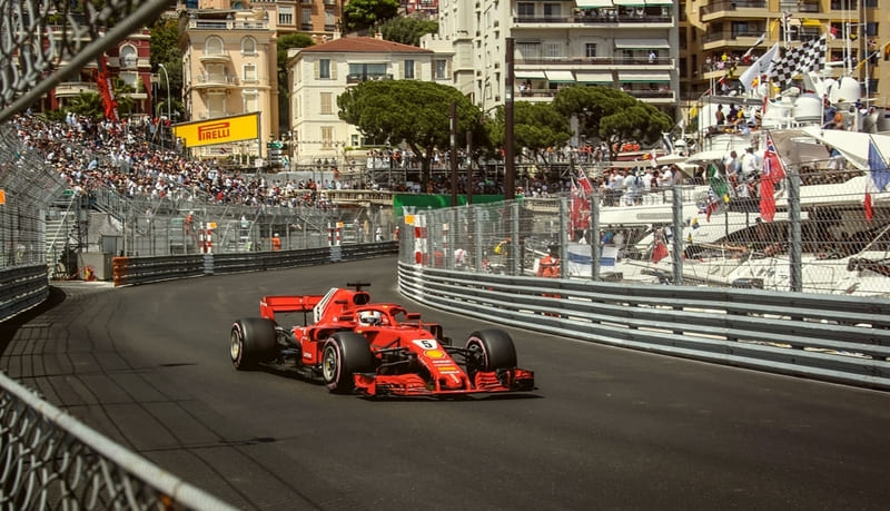 Đường đua phố tại giải Monaco Grand Prix, thử thách bậc nhất trong các giải đua xe ô tô thế giới