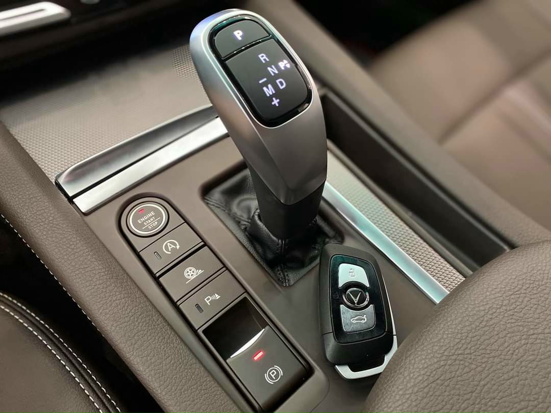 Bộ điều khiển trong cấu tạo xe ô tô điện