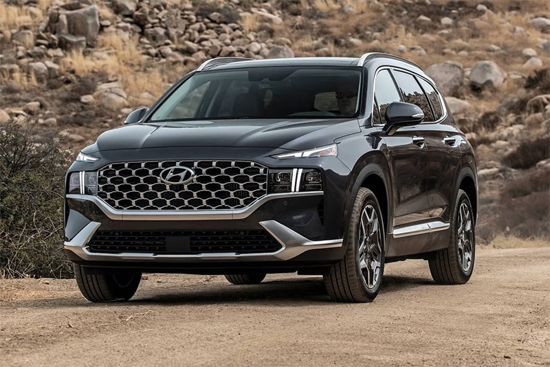 Hình ảnh xe Hyundai Santa Fe, một lựa chọn phổ biến trong phân khúc xe ô tô cũ 7 chỗ máy dầu