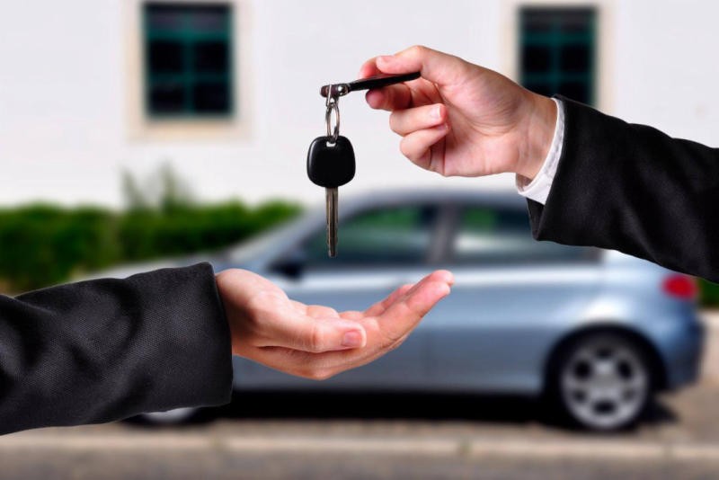 Hình ảnh mô hình hợp đồng với các điều khoản được liệt kê, minh họa tầm quan trọng của hợp đồng thuê xe ô tô của giám đốc