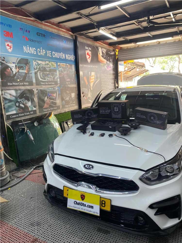 Hệ thống loa sub và âm thanh được nâng cấp trong xe ô tô