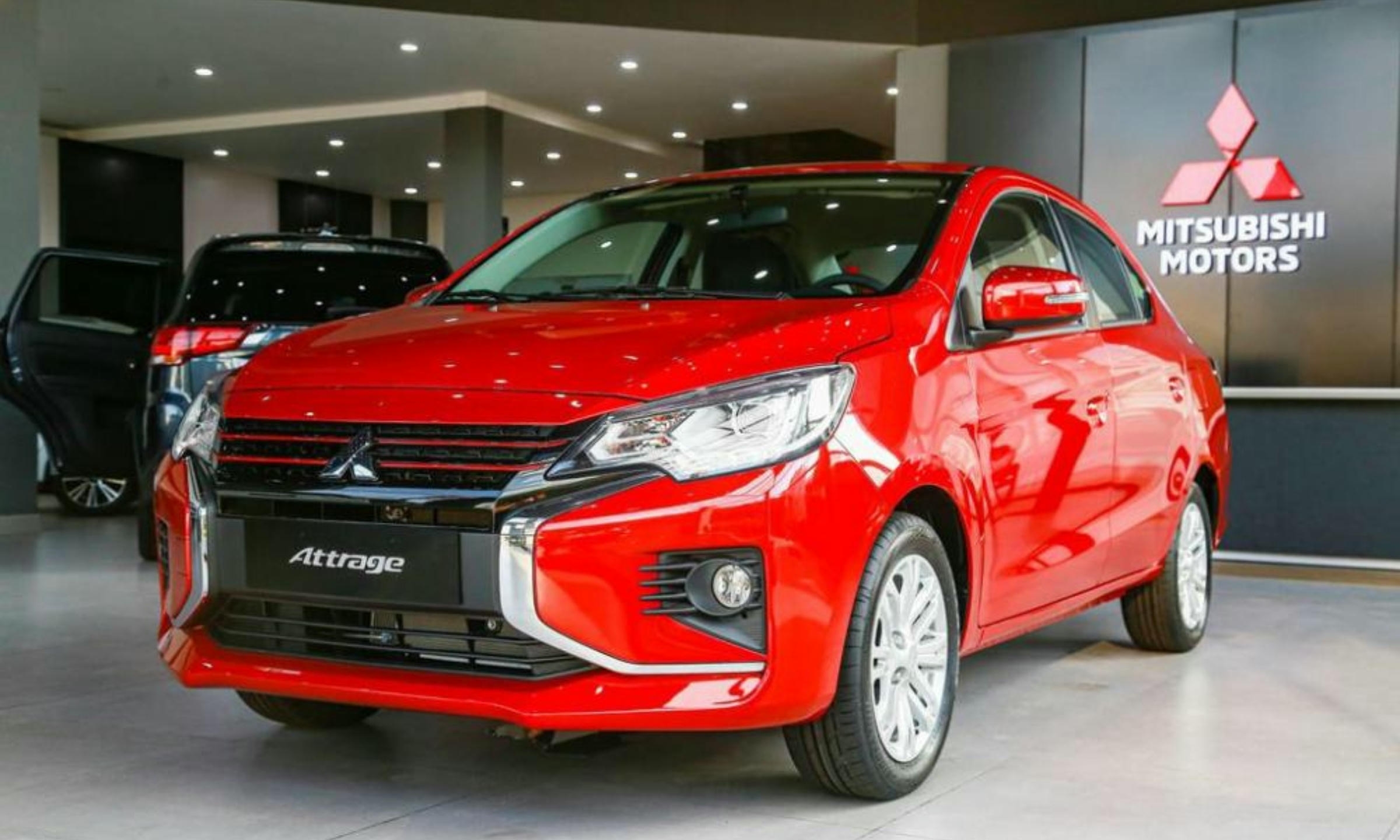 Ngoại thất Mitsubishi Attrage sedan màu đỏ hiện đại