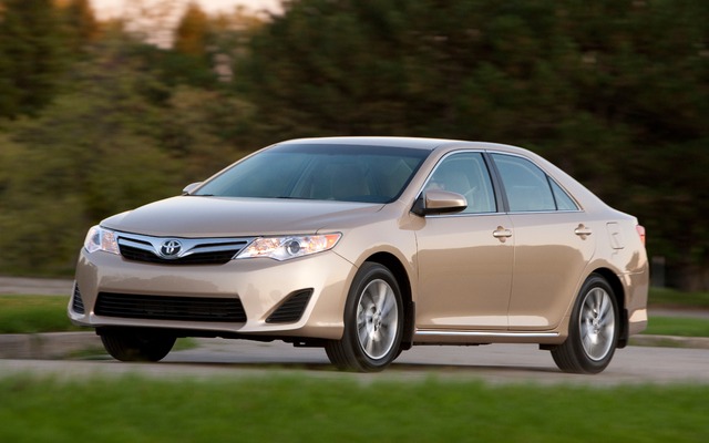Toyota Camry cũ tin cậy