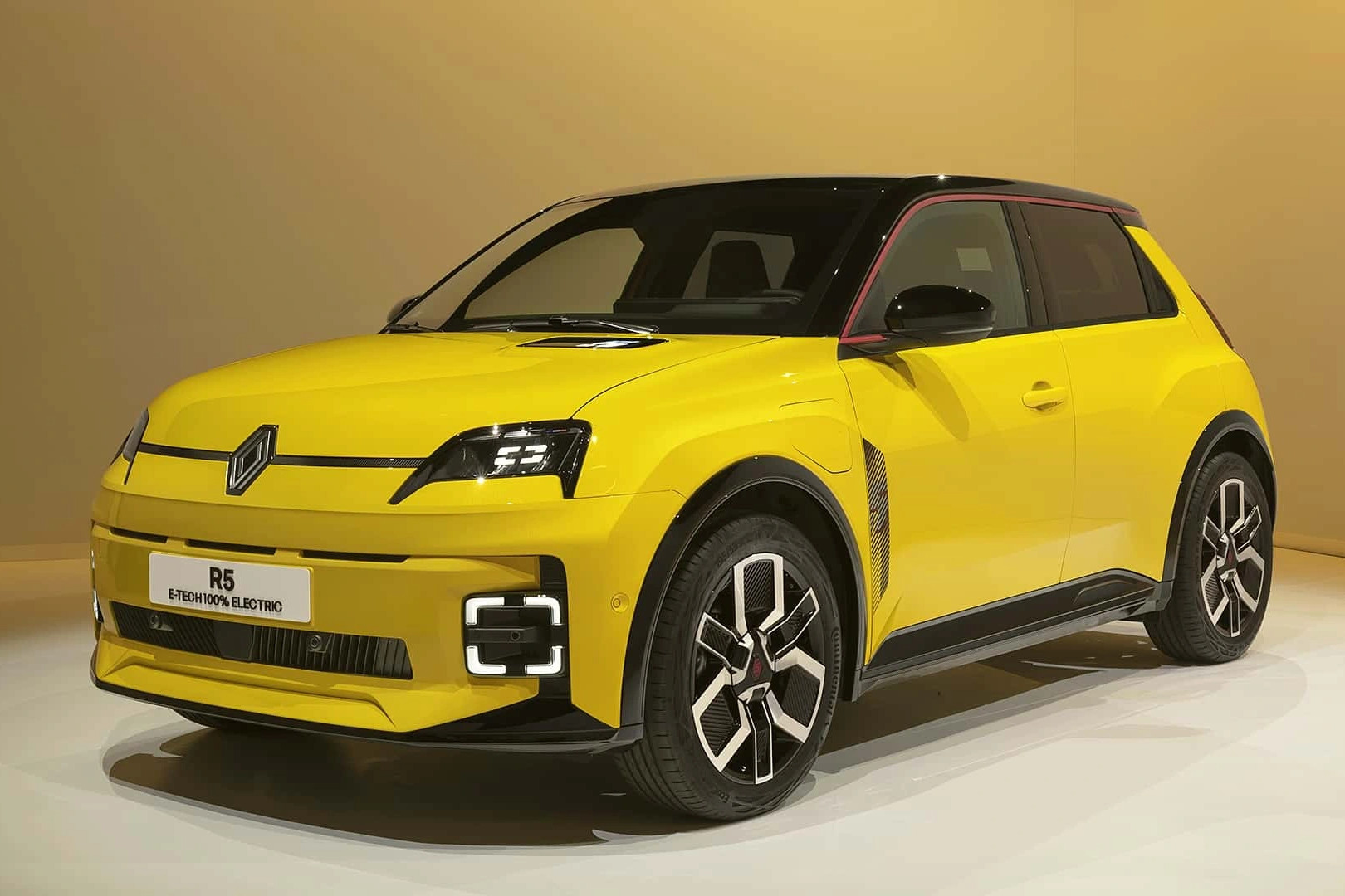 Xe Ô Tô Pháp Giá Rẻ: Renault 5 E-Tech Cạnh Tranh BYD