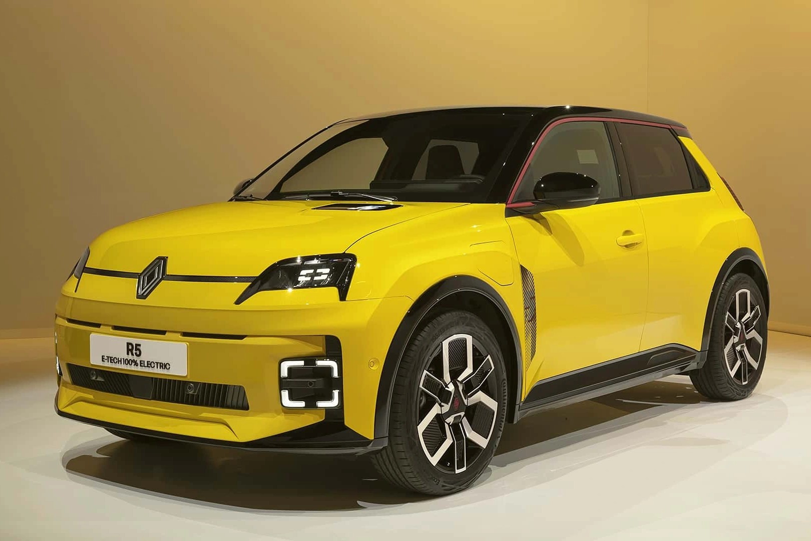 Xe Ô Tô Pháp Giá Rẻ: Renault 5 E-Tech Cạnh Tranh BYD