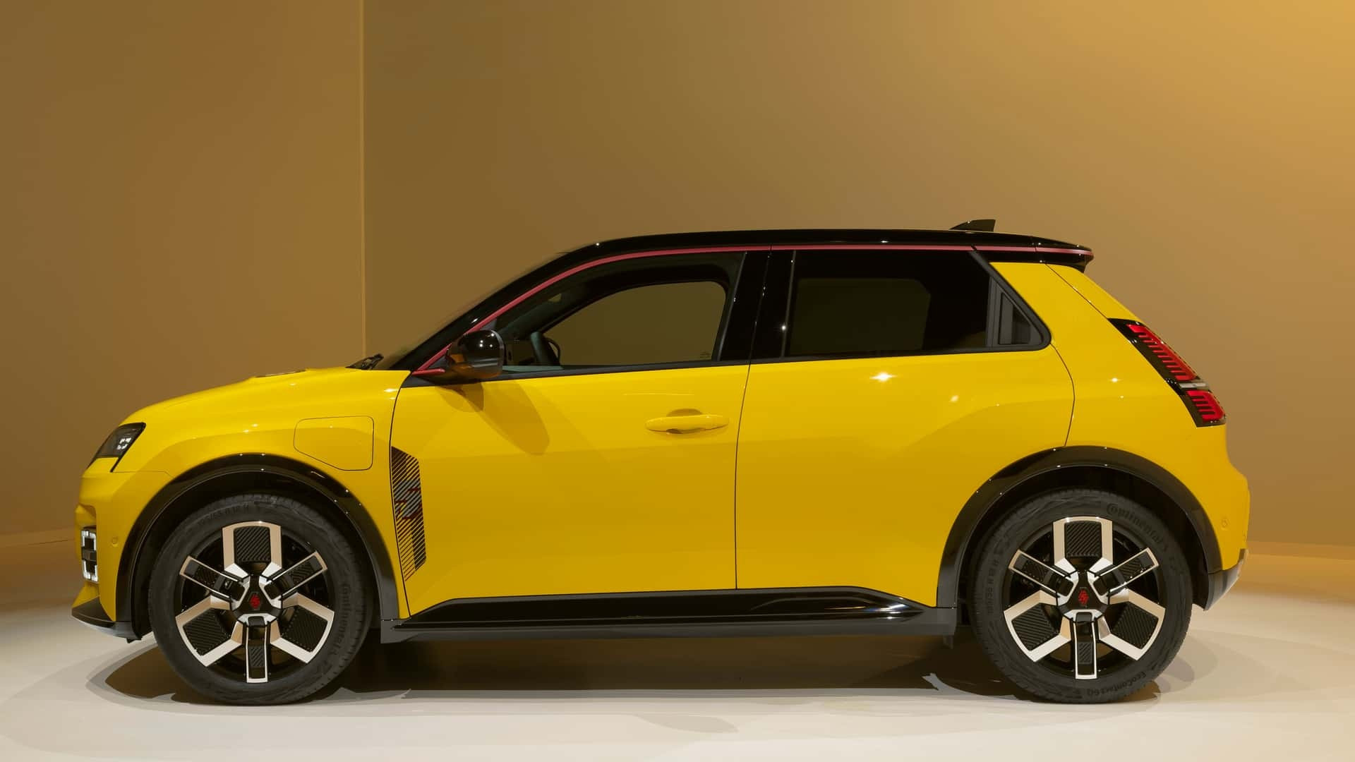 Xe Ô Tô Pháp Giá Rẻ: Renault 5 E-Tech Cạnh Tranh BYD