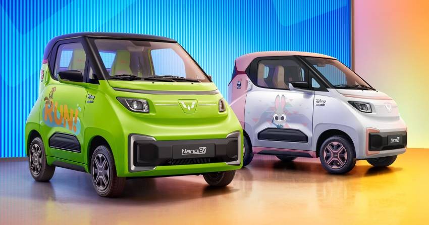 Hình ảnh xe ô tô điện Wuling Nano EV màu vàng, thể hiện thiết kế nhỏ gọn và phạm vi hoạt động.