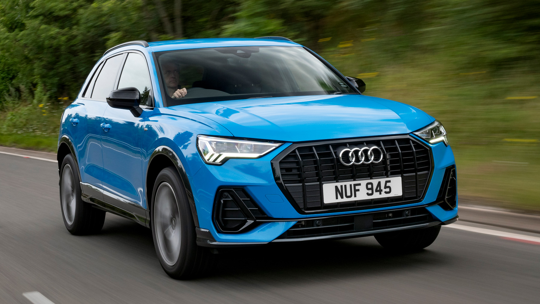Xe Audi Q3 - xe ô tô gầm cao cho nữ phong cách thể thao