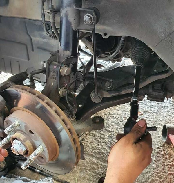 Rotuyn xe ô tô là gì: Chi tiết đầy đủ