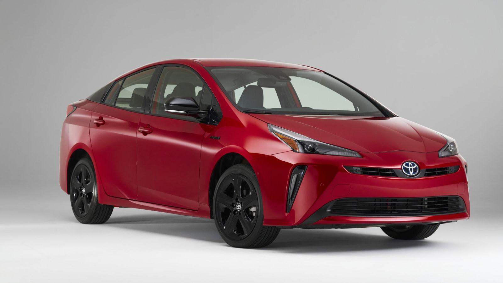 Toyota Prius bản tiêu chuẩn - xe ô tô bền bỉ tại Mỹ