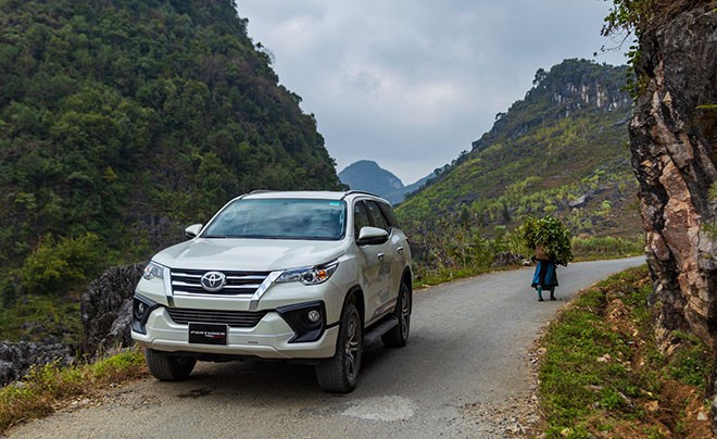 Toyota Fortuner - mẫu SUV 7 chỗ