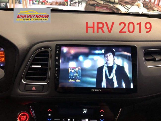 Kết nối Bluetooth và các cổng trên đầu đĩa xe ô tô
