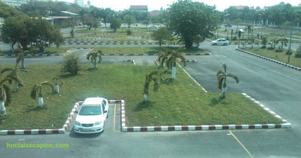Bãi tập sa hình thực hành học lái xe ô tô