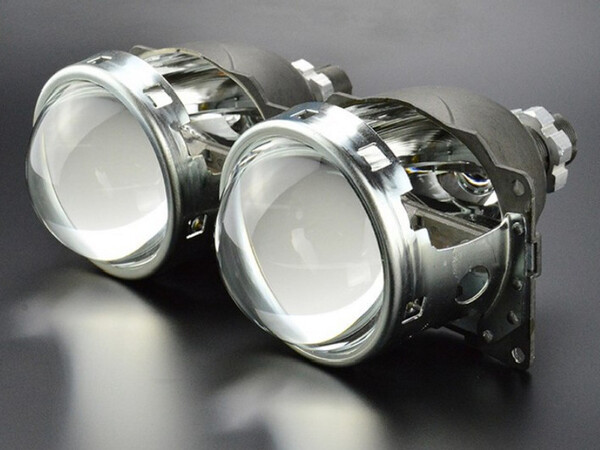 Đèn hậu xe ô tô cường độ sáng cao Xenon