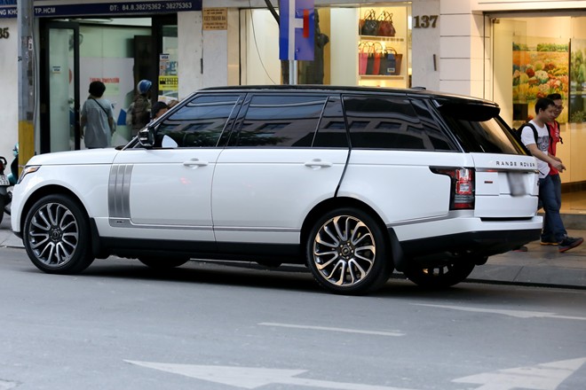 Xe Ô Tô Ngọc Trinh: Hé Lộ Chiếc Range Rover LWB Sang Trọng