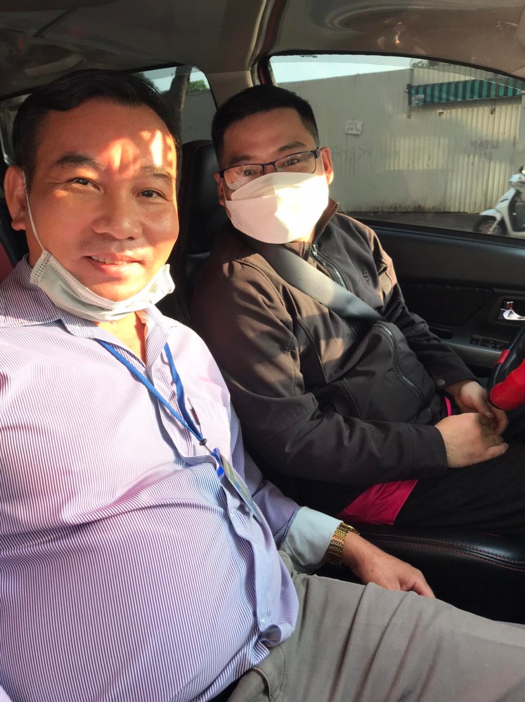 Giáo viên chuyên nghiệp hướng dẫn lái xe